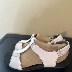 Clark’s women sandals 9M